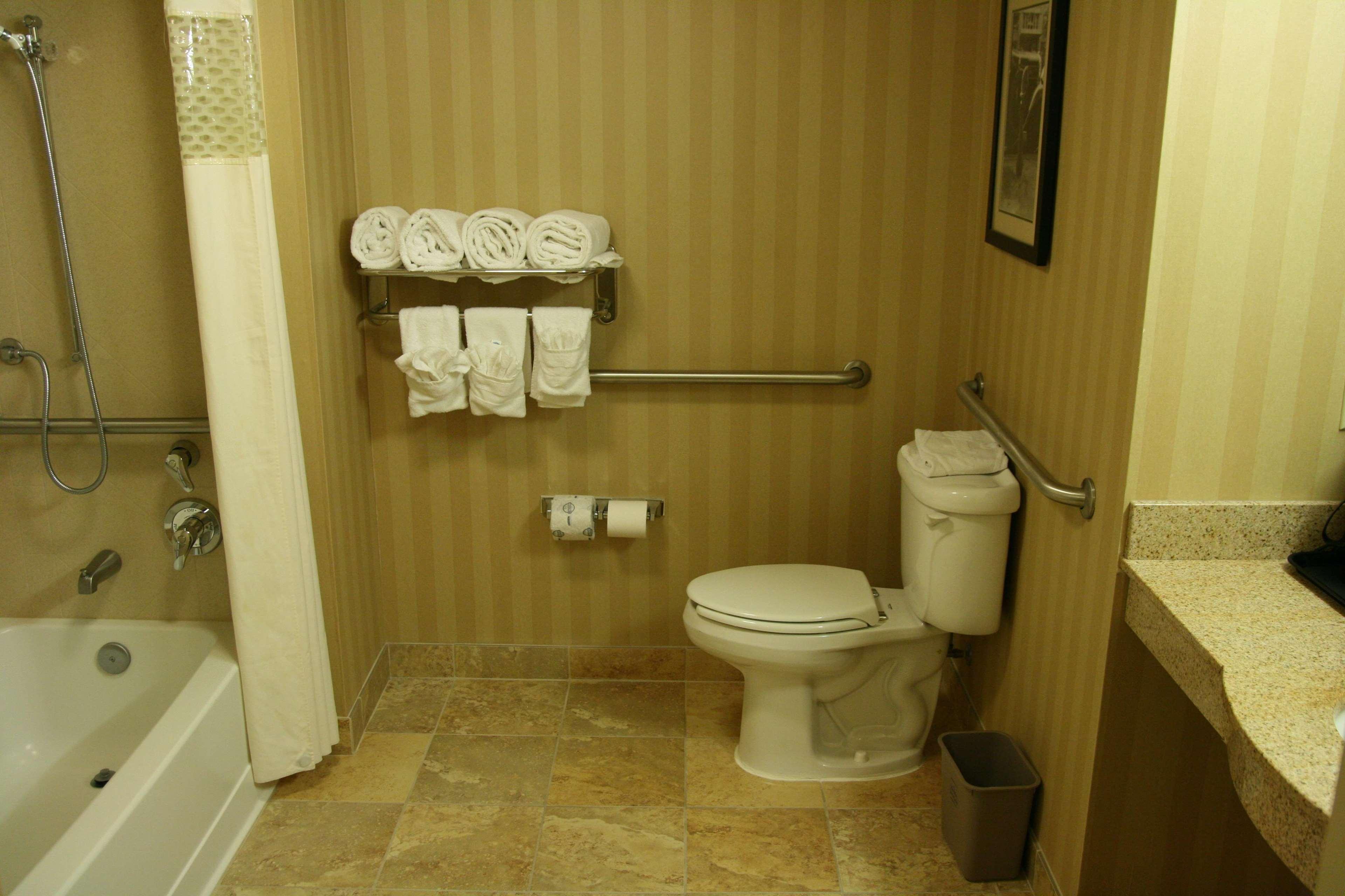Hampton & Providence Park/airport Hotel