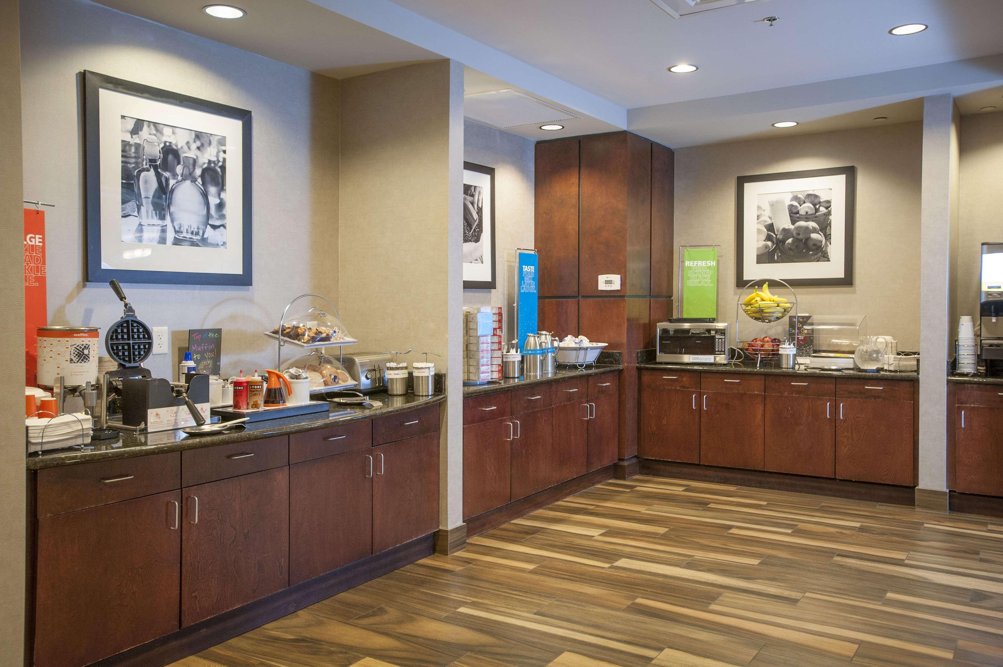 Hampton Inn&suites Providence Park/airport Mobile