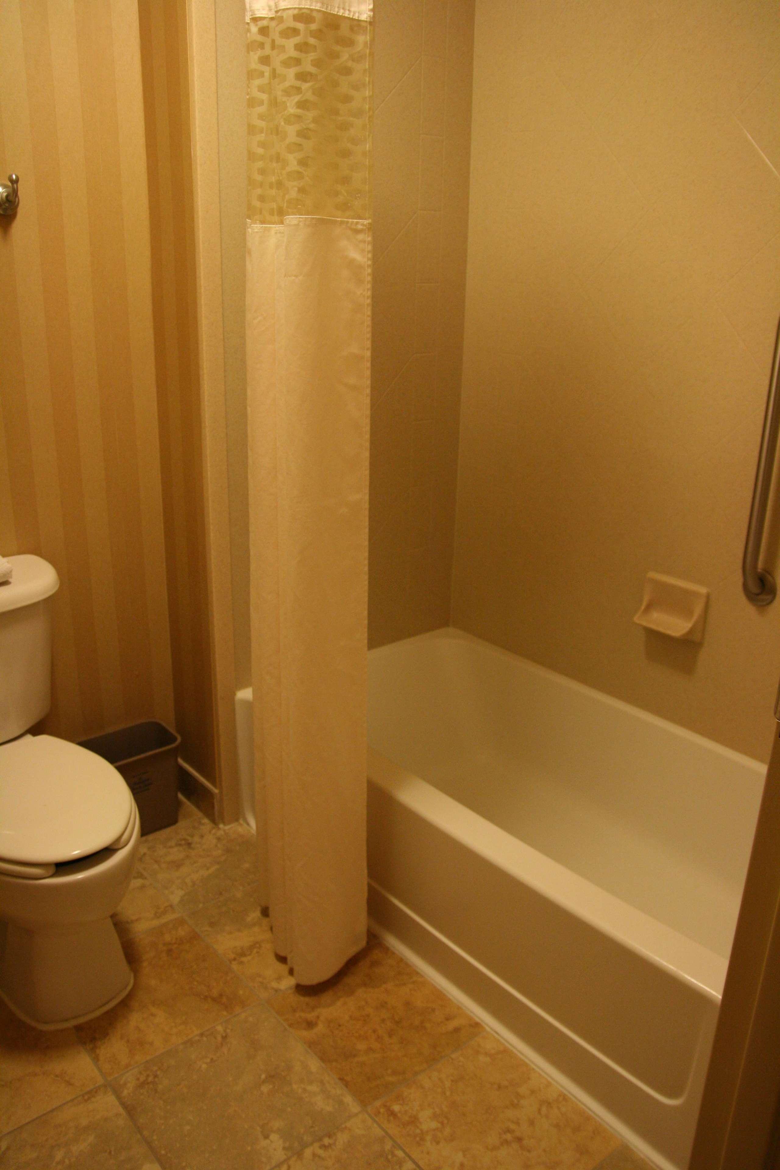 Hampton Inn&suites Providence Park/airport