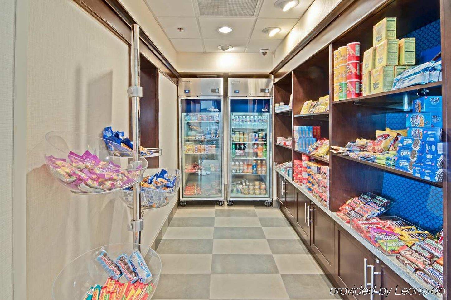 Hampton Inn&suites Providence Park/airport Hotel