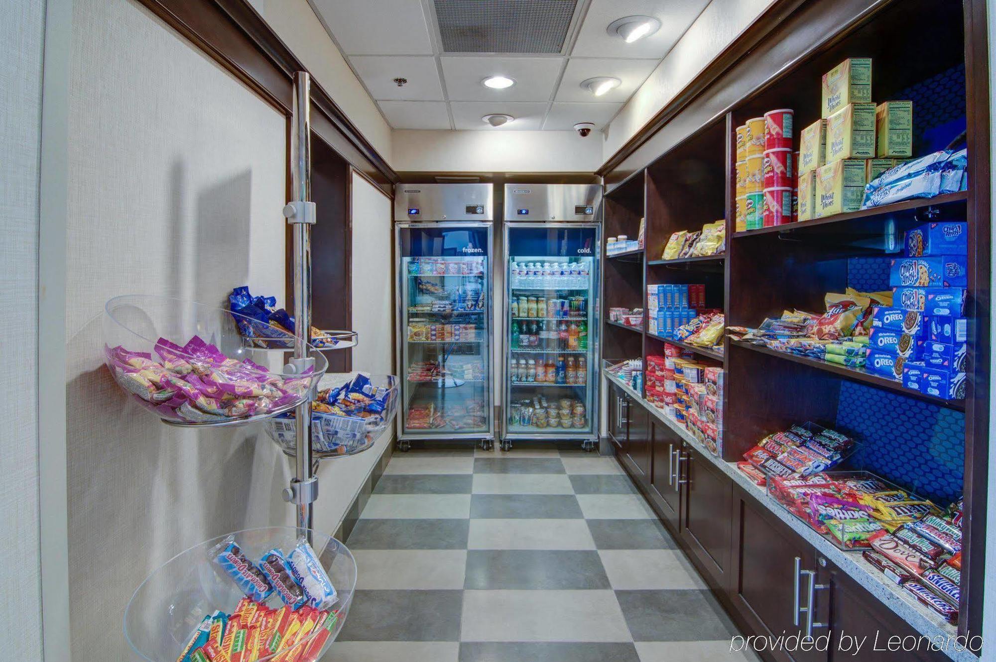 Hampton Inn&suites Providence Park/airport Hotel