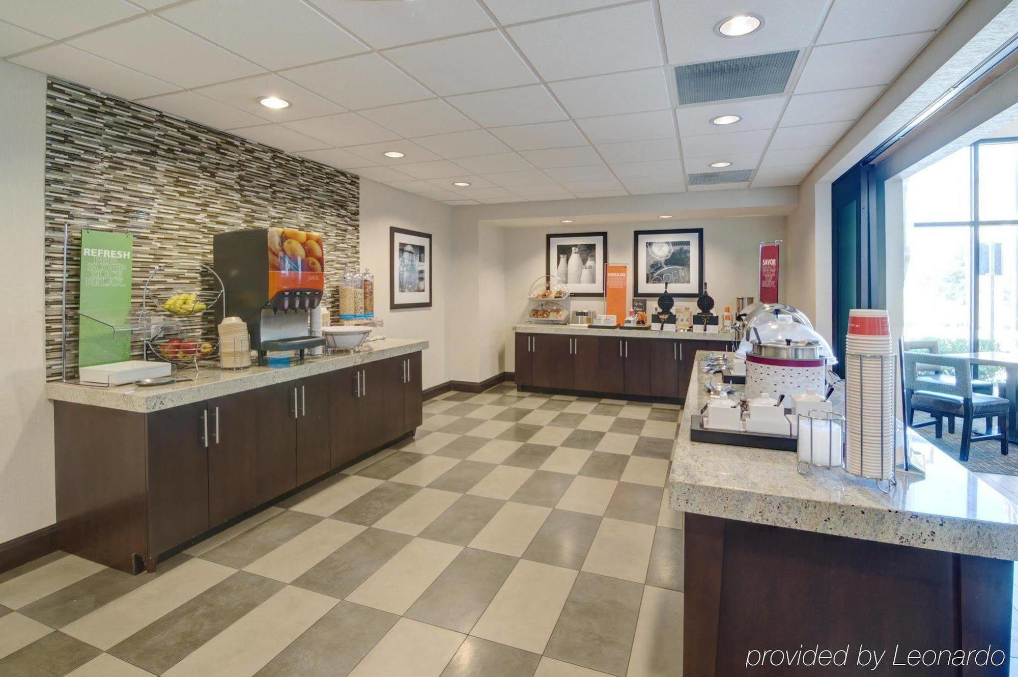 Hampton Inn&suites Providence Park/airport Hotel 3*